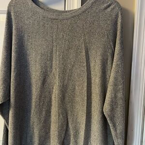Large Women’s Gray Long Sleeve